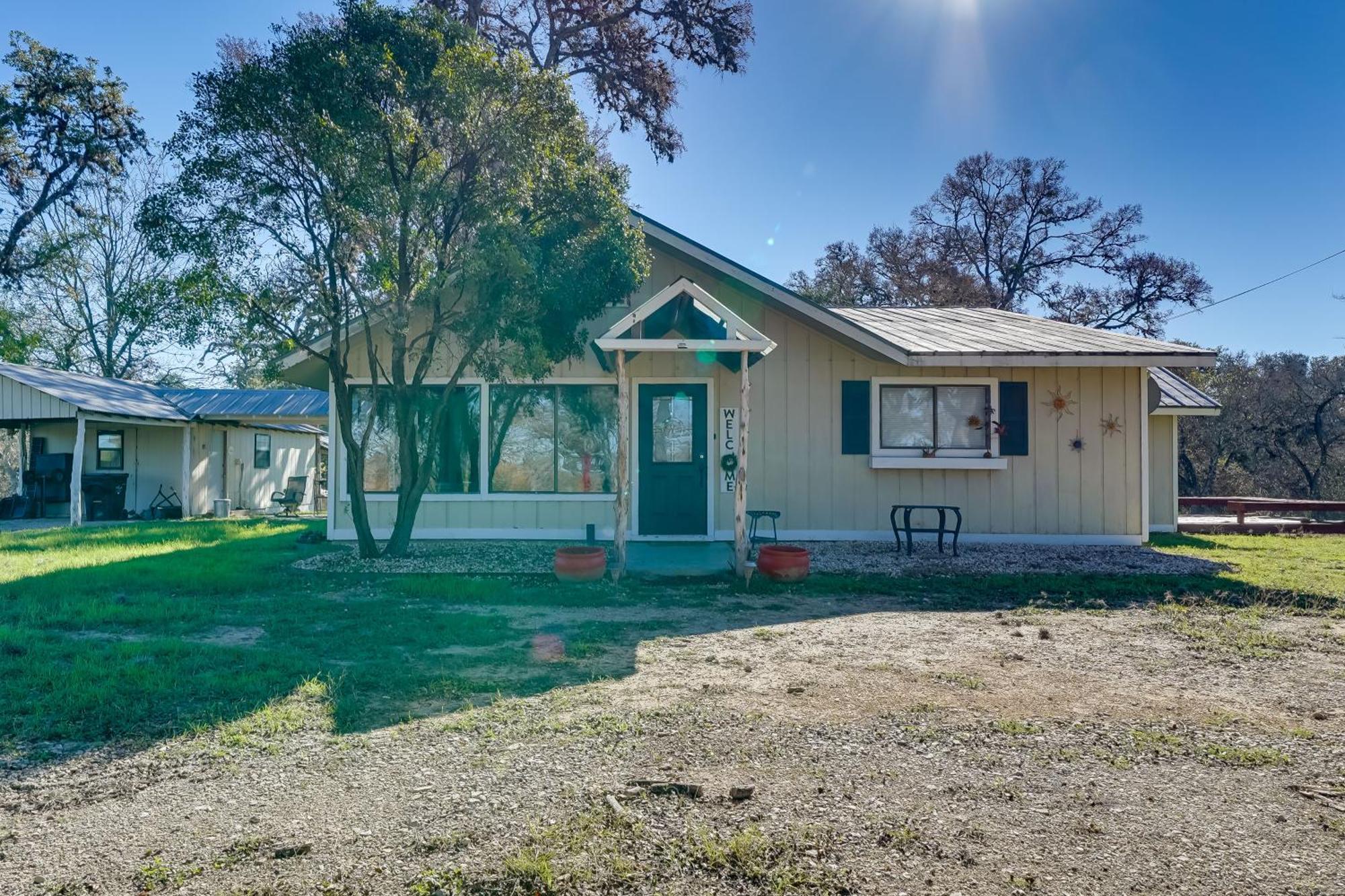 Quiet Bandera Country Home With Medina River Access! Exterior photo