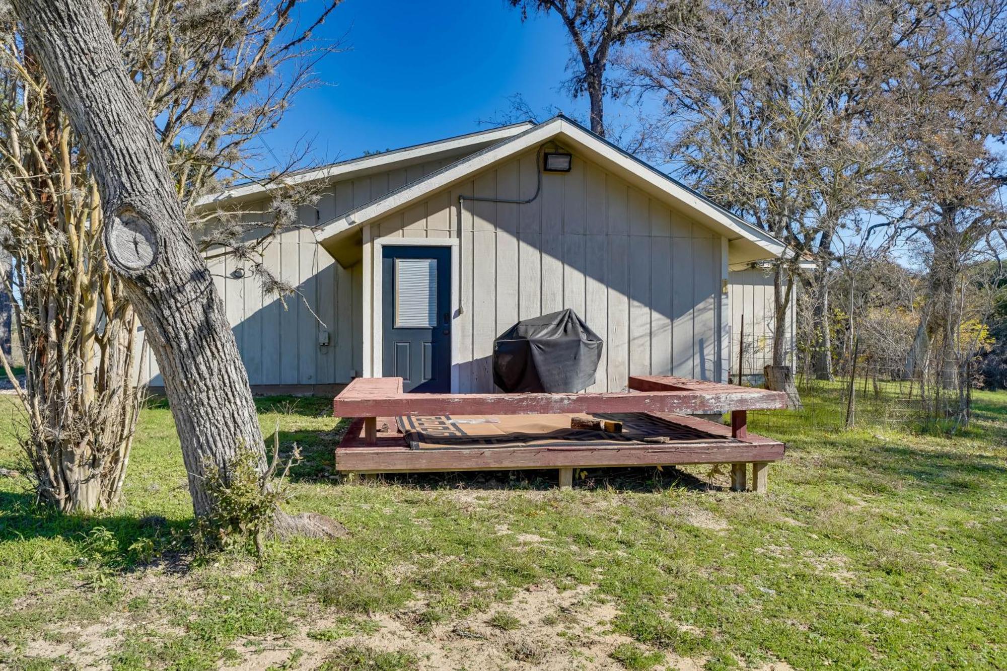 Quiet Bandera Country Home With Medina River Access! Exterior photo